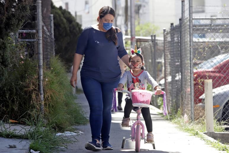  La mitad de los hogares de la población mexicana inmigrante en Estados Unidos tiene una casa propia con una hipoteca de mil dólares mensuales en promedio, sobre todo en Nuevo México, Michigan y Texas, destacó el Centro de Estudios Monetarios Latinoamericanos (CEMLA). (ARCHIVO)