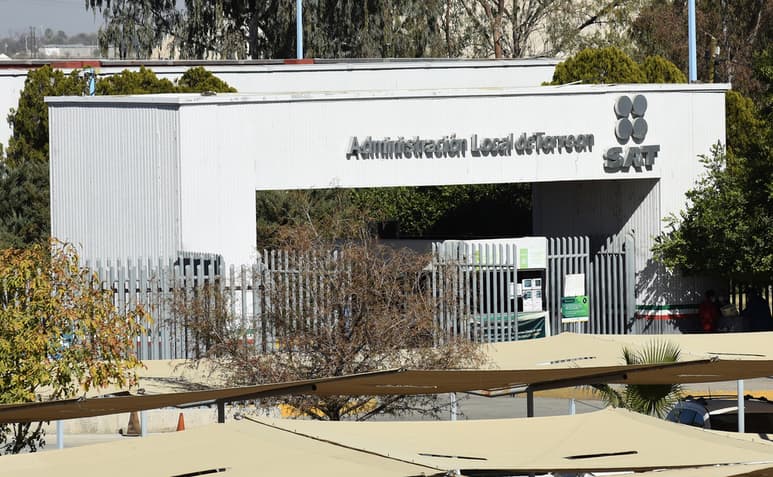 El SAT publicó sus nombres, razón social y Registro Federal de Contribuyentes (RFC) por haber emitido comprobantes fiscales sin contar con los activos, personal o infraestructura entre otros puntos. (ARCHIVO)