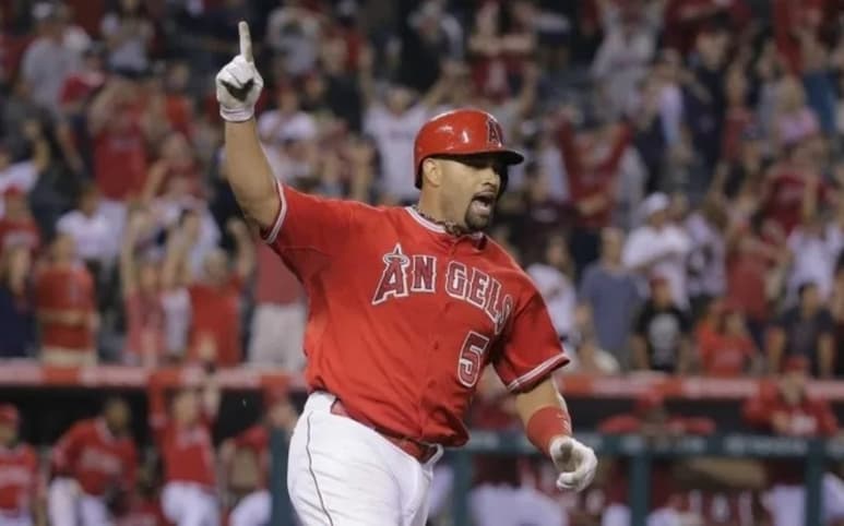 La esposa de Albert Pujols dio a entender que el pelotero se retiraría al final de la temporada, la cual será la 21 para el dominicano. (ARCHIVO)