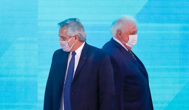 Un fiscal imputó al exministro de Salud Ginés González García (d) por la causa abierta del presunto acceso privilegiado a la vacuna. (ARCHIVO)