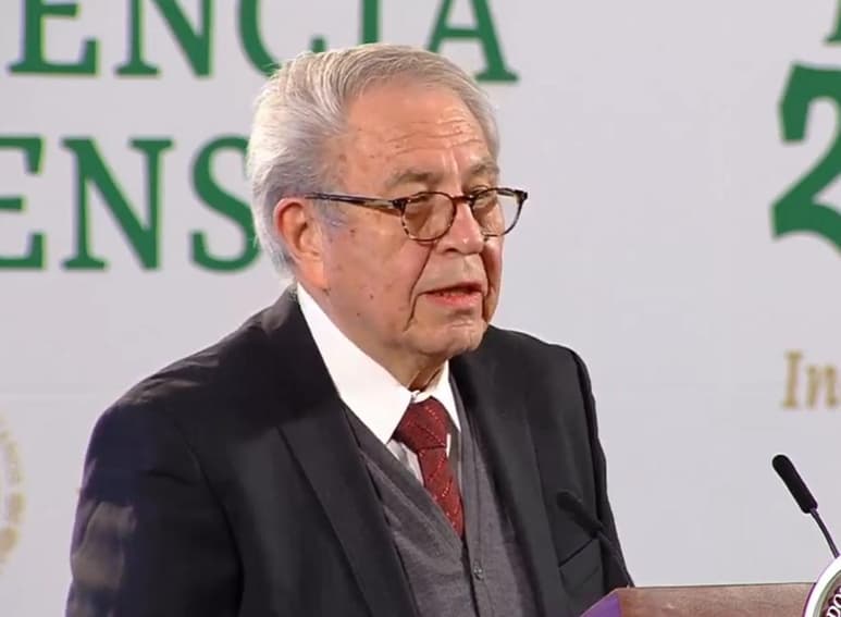 El secretario de Salud, Jorge Alcocer Varela, agradeció la presencia del presidente argentino, Alberto Fernández, en la conferencia matutina de Palacio Nacional y resaltó que desde el 21 de enero del año pasado, el gobierno del mandatario Andrés Manuel López Obrador implementó el 'Pulso de la Salud', a fin de informar con todo lo relacionado con el sistema sanitario en el país.
(YOUTUBE)