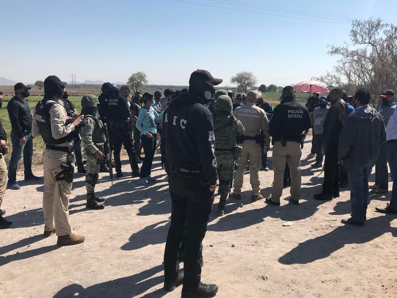 Manifestaron que hace tres semanas realizaron un bloqueo en Pemex y llegaron a un acuerdo en el que se reunirían el 22 de febrero, la cual no se realizó.
(EL SIGLO DE TORREÓN)