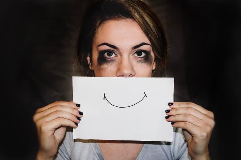 Los trastornos alimenticios pueden verse fomentados por algunas conductas en las redes sociales. No solo se trata de dar la mejor apariencia en internet sino que hay quien lleva los consejos 'saludables' al extremo y realizan dietas y rutinas de ejercicio que no corresponden a su edad o estado físico. (Especial)