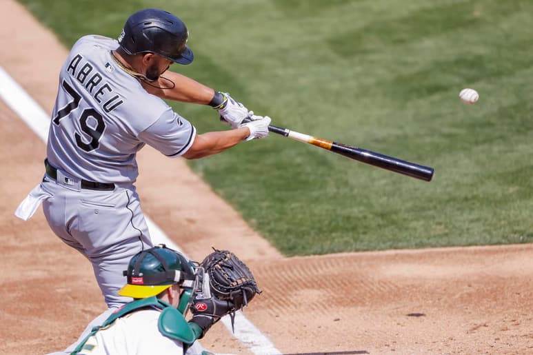 La gran estrella de los White Sox de Chicago y Jugador Más Valioso de la Liga Americana durante la recortada temporada 2020 de las Grandes Ligas, el cubano José Abreu, se vio obligado a dejar el campo de entrenamiento primaveral, debido a que arrojó positivo en la prueba de detección de COVID-19. (ARCHIVO)
