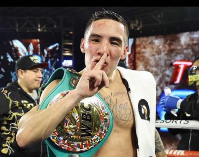 El mexicano Óscar Valdez, campeón superpluma del Consejo Mundial de Boxeo, anunció este miércoles que pretende regresar al cuadrilátero lo antes posible, mejor si fuera ante el estadounidense Shakur Stevenson para callarlo. (ESPECIAL)