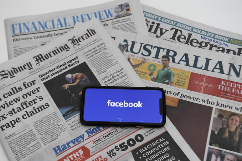 Facebook anunció que planea invertir 1,000 millones de dólares para “apoyar a la industria de las noticias” en los próximos tres años. (EFE)