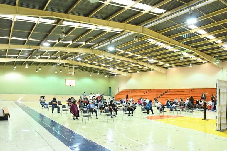 Ayer por la mañana las autoridades realizaron el arranque formal de las obras en el gimnasio.