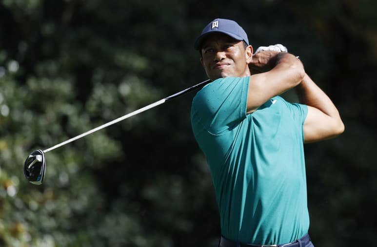 Woods se lesionó gravemente la pierna derecha en el accidente del martes en la mañana. (ARCHIVO)