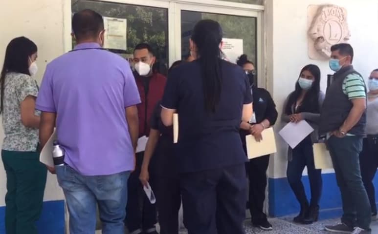 La aplicación se lleva a cabo en las instalaciones del viejo Hospital General de Gómez Palacio ubicado en la colonia Bellavista.
(EL SIGLO DE TORREÓN)