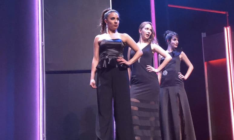 La historia del montaje 'Confesiones de mujeres de 30', abarca ya más de dos décadas, tres temporadas, 4 mil 150 representaciones y alrededor de 40 actrices, así que las anécdotas, aventuras, triunfos y tropiezos han aderezado este camino en el cual, según Lola Cortés, se formó una gran hermandad. (Especial)