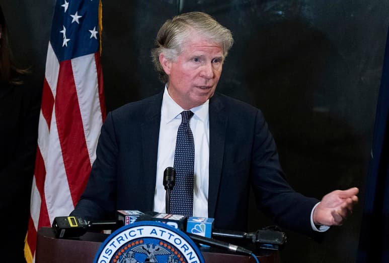 Un fiscal de Nueva York ha obtenido copias de las declaraciones impositivas de Donald Trump después que la Corte Suprema rechazó el último recurso del expresidente para evitarlo. (AP)
