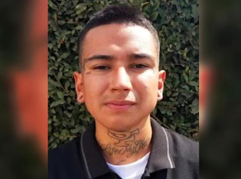 El sujeto fue detenido y se le acusa de varios cargos. (INTERNET)