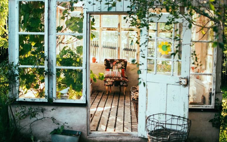Existen muchas formas económicas de decorar tu casa y convertirla en jardín. (ESPECIAL)