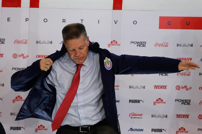 La gestión de Ricardo Peláez en el Cruz Azul genera mejores resultados que en el Guadalajara, donde hoy se desempeña como director deportivo. (ARCHIVO)