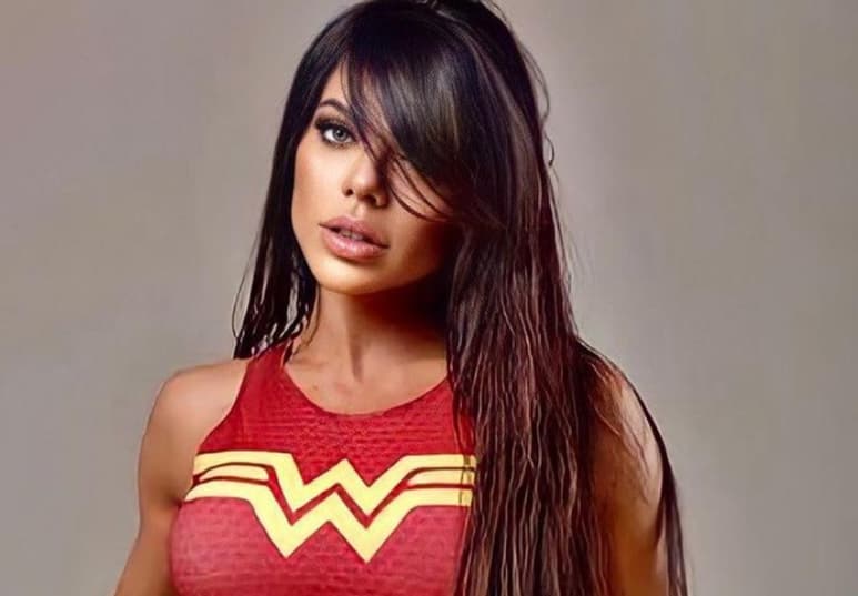 Desde su nueva cuenta en Instagram, la brasileña se ha propuesto a continuar 'enamorando' a sus seguidores (@SUZYCORTEZONLYFANS)