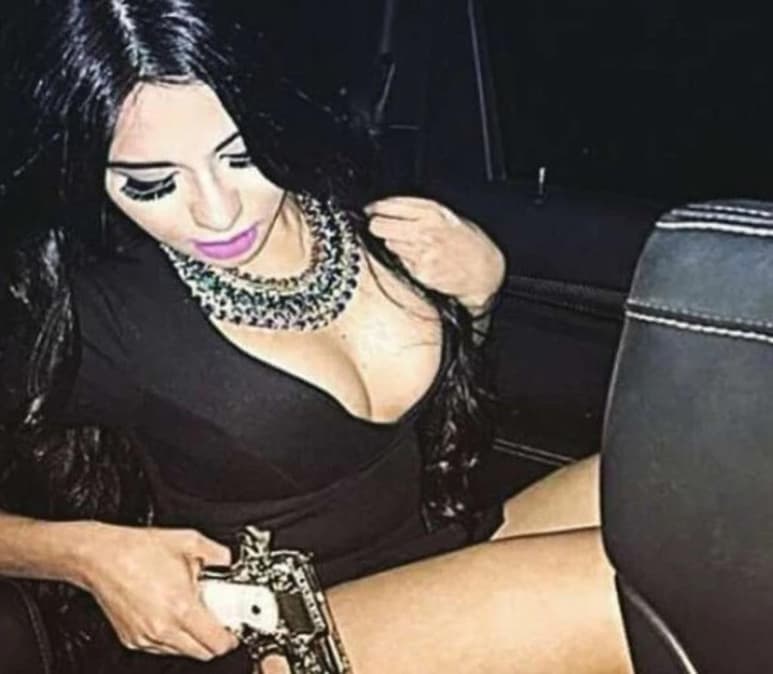 Por su estilo y creciente influencia dentro del narcotráfico, las 'buchonas', como se conoce a las mujeres de los capos de la droga en México, vuelven a estar en boca de todos tras la detención de la esposa del Chapo, Emma Coronel. (Especial)