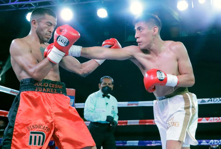 Jair “Kaiser” Valtierra derrotó por decisión unánime (99-91, 99-91 y 98-91) a Jerson Aguilar para convertirse en el nuevo Campeón Latino de peso Ligero del Consejo Mundial de Boxeo en el FIT Center de la Ciudad de México. (Cortesía)