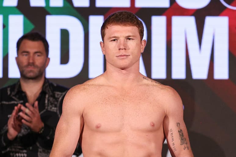 Romper relaciones con Golden Boy Promotions, empresa del exboxeador Óscar de la Hoya, no ha privado de grandes contratos a Saúl Álvarez. (EFE)