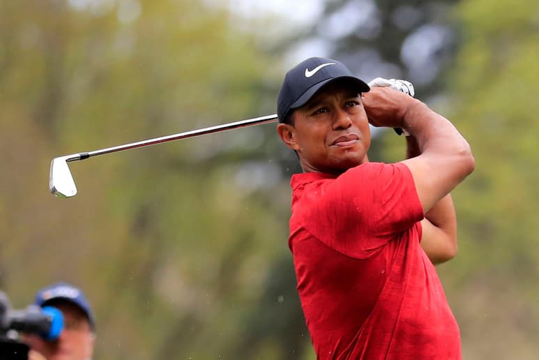 Tiger Woods mandó un mensaje de agradecimiento, conmovido por las muestras de apoyo que recibió por parte de sus colegas en varios torneos de este fin de semana. 'Es difícil explicar lo conmovedor que fue hoy cuando encendí la televisión y vi todas las camisetas rojas. (EFE)