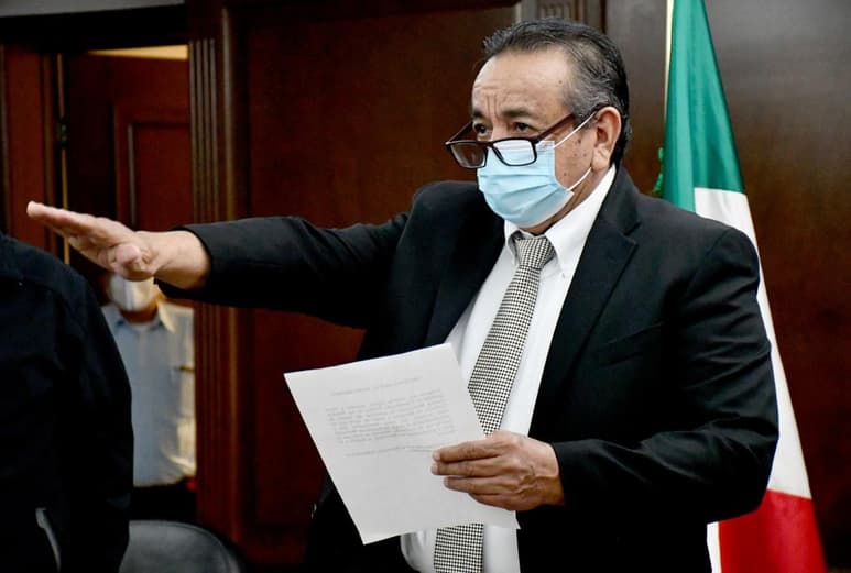 Agustín Ramos ha ocupado los cargos de regidor de mayoría proporcional por el Partido Acción Nacional y posteriormente director de Protección Civil de Monclova en dos administraciones.