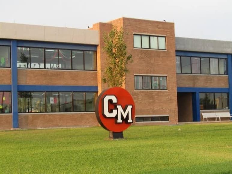 La Red General de Colegios Semper Altius, que maneja el Instituto Cumbres de Monclova desde 1995, anunció que cederá la operación del plantel educativo del centro de Coahuila por problemas económicos. (SERGIO A. RODRÍGUEZ)