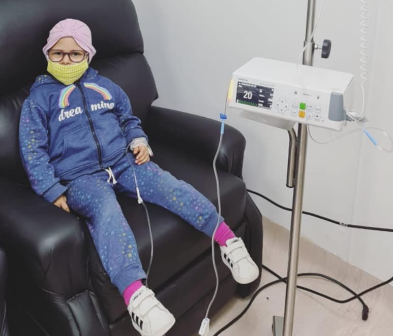 Una vez más las redes sociales de la Comarca Lagunera se han unido para buscar ayuda para la pequeña Aitana, una niña con Leucemia Linfoblástica Aguda. (Especial)