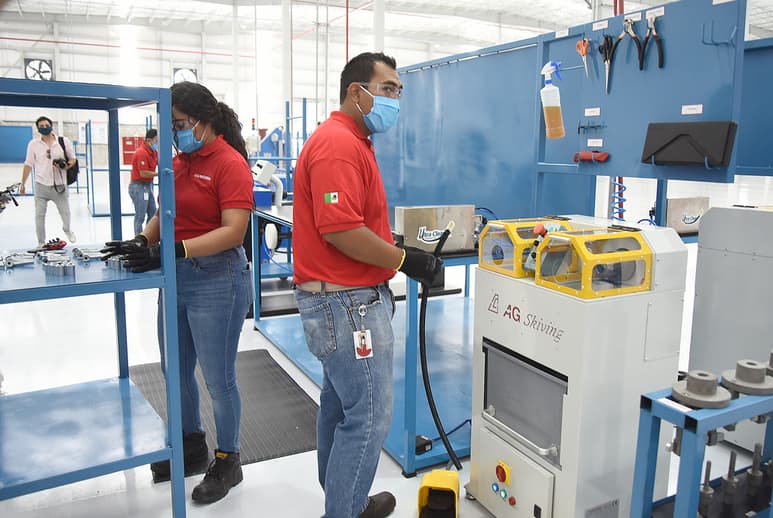 Preocupa a industriales afectación por reforma eléctrica que está en manos del Senado. (ARCHIVO)