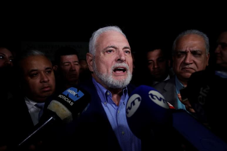 El Ministerio Público (MP, Fiscalía) de Guatemala indicó este martes que el decomiso del avión privado propiedad del expresidente panameño Ricardo Martinelli (2009-2014) el pasado viernes se debió a temas administrativos, aunque inicialmente fue revisado en busca de ilícitos. (ARCHIVO)