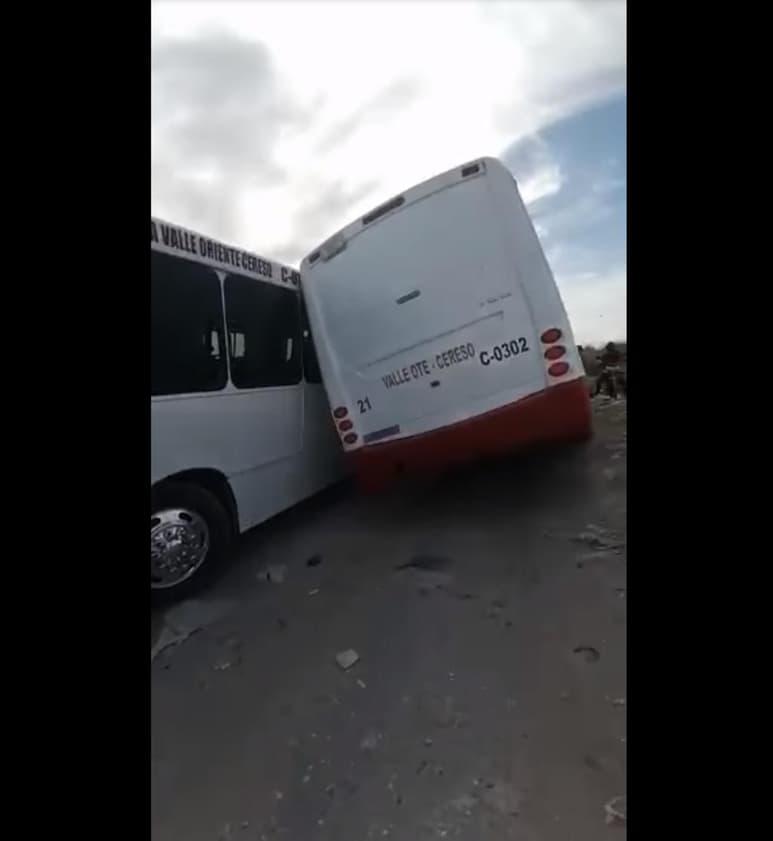La medida además servirá como ejemplo para el resto de los choferes del transporte público, a quienes se les hace el llamado de mantener la “prudencia y la responsabilidad” al momento de llevar sus unidades. (FACEBOOK)