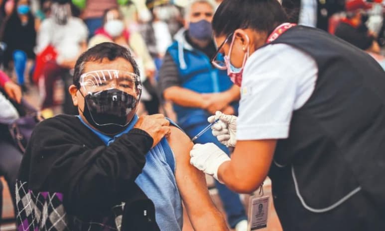 En un punto de acuerdo, que se registró en la Gaceta Parlamentaria, la diputada panista Madeleine Bonnafoux Alcaraz, explicó que actualmente en México se está desarrollando la estrategia de vacunación contra el virus del SARS-CoV2 con dos vacunas diferentes, y aunque ambas cuentan con la aprobación de las agencias reguladoras, cuentan con diferencias.
(ARCHIVO)