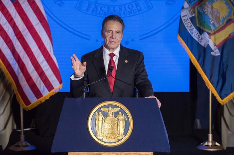 Los socialistas demócratas de Nueva York, el ala más progresista del Partido Demócrata, pidieron este martes la 'inmediata dimisión' y empezar un juicio político contra el gobernador del estado, Andrew Cuomo, tras las 'múltiples acusaciones de acoso sexual' vertidas contra él. (ESPECIAL)