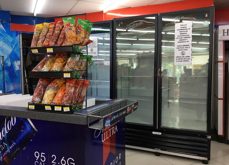 Luego de una reunión que se prolongo por tres horas y media, los integrantes del subcomité de salud de la región norte de Coahuila, aprobó la apertura de las tiendas de conveniencia las 24 horas del día; siendo éste el único acuerdo al que se llegó durante el mencionado encuentro. (ARCHIVO)