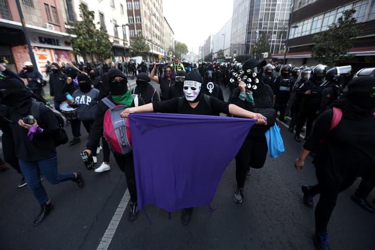 López Obrador aprovechó para pedir que las manifestaciones sean pacíficas. (ARCHIVO)