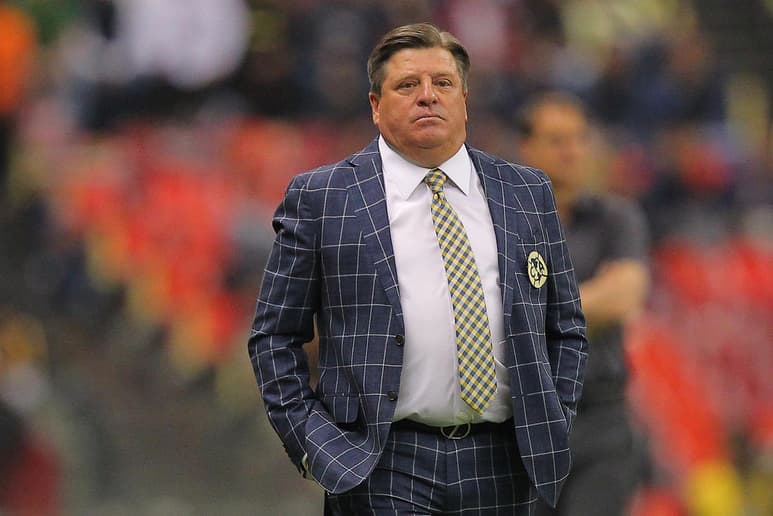 Miguel Herrera se ha convertido en el ajonjolí de todos los moles; así como habla de dulces y de sushi, habla de lo que vivió en su etapa como entrenador del América. (ARCHIVO)