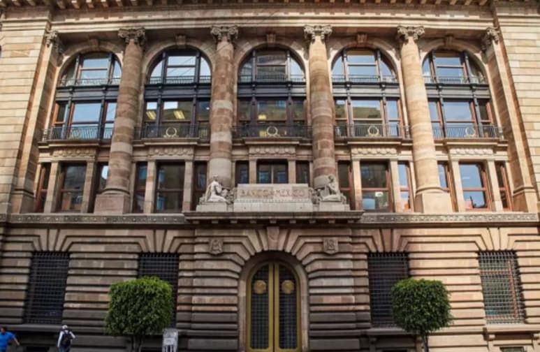 El Banco de México (Banxico) aumentó las expectativas para la economía mexicana al prever un crecimiento de entre 2.8% hasta 6.7% para el 2021.
(ARCHIVO)