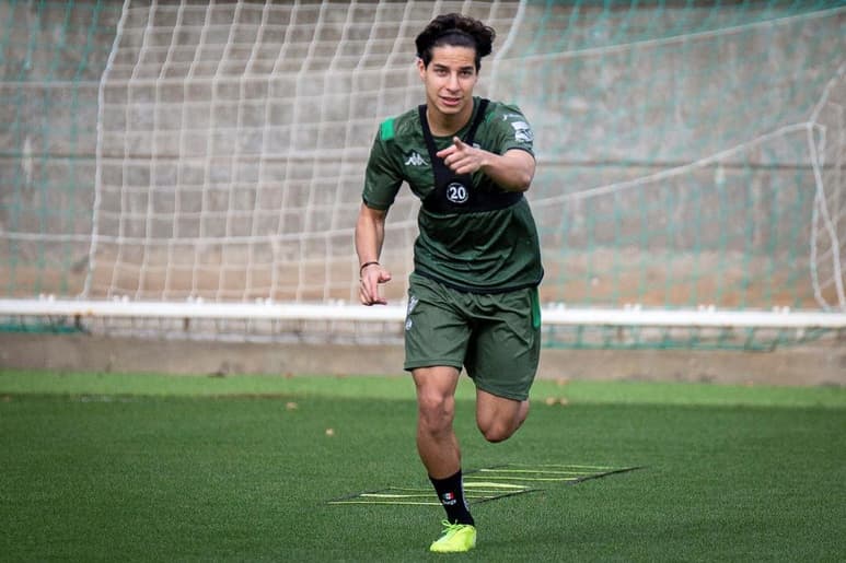 Diego Lainez, internacional mexicano del Real Betis, destacó este miércoles el 'buen momento' de su equipo, sexto clasificado de LaLiga Santander, y el suyo personal, ya que desde el inicio de 2021 se asentó en el equipo y está teniendo 'un año muy bueno', con 'más regularidad' y 'una madurez que ha ido en progresión'.
(ESPECIAL)