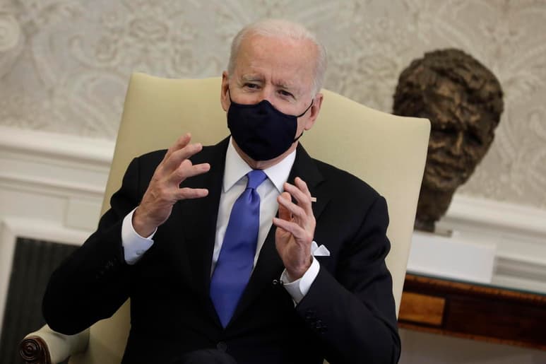 Las negociaciones sobre la propuesta de estímulo fiscal de 1.9 billones de dólares para frenar la crisis desatada por la pandemia llegaron este miércoles al Senado de Estados Unidos, mientras el presidente Joe Biden se mostró 'satisfecho con los progresos' para lograr el objetivo de su aprobación definitiva para mediados de marzo. (EFE)