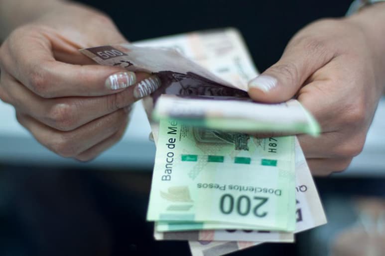 La evaluación sobre finanzas públicas realizada por el CCI señala que en Coahuila se contrataron otros dos mil millones de pesos de deuda, para un total de 41 mil 695 millones; en Durango, fueron 4 mil 224 millones más, por lo que asciende a 13 mil 629 millones de pesos. (ARCHIVO)