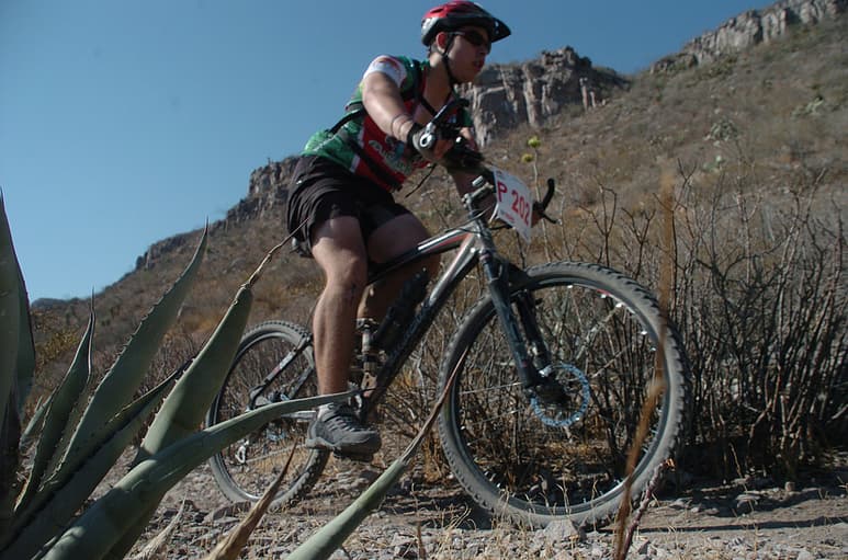Esta disciplina deportiva tiene las ventajas de realizarse al aire libre y sin proximidad social. (ARCHIVO)
