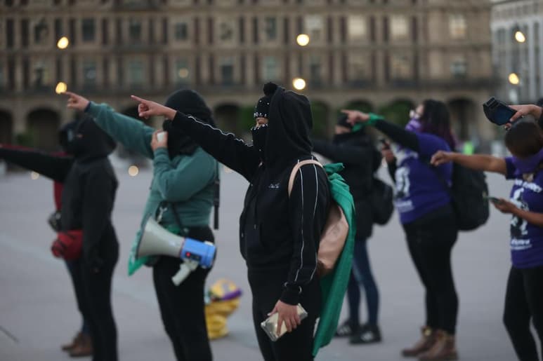 El titular del Ejecutivo federal comentó que su gobierno no está contra el feminismo, ni en contra de las mujeres. (ARCHIVO)