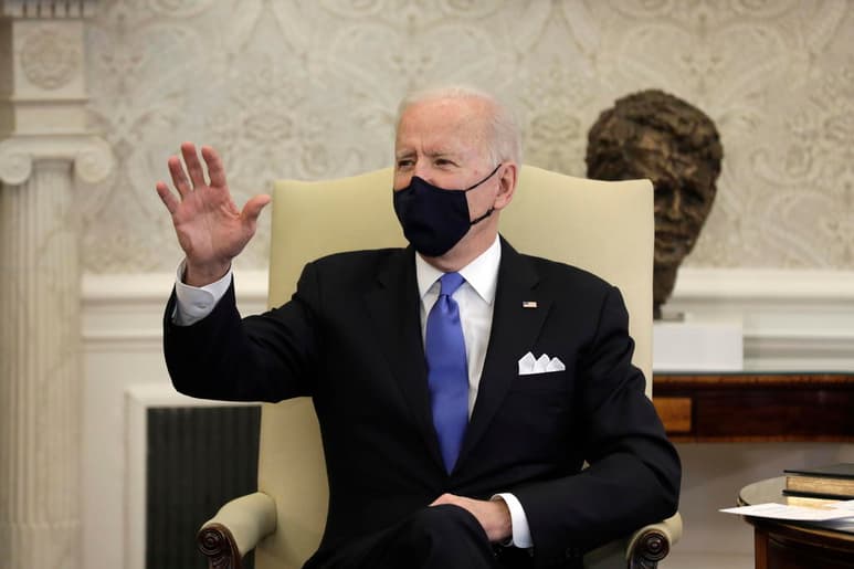 La Administración del presidente estadounidense, Joe Biden, planea convertir los centros de detención de inmigrantes en el sur de Texas en lugares para procesar rápidamente a familias migrantes que hayan cruzado de forma irregular la frontera y liberarlas en las siguientes 72 horas, informaron este jueves medios locales. (ARCHIVO)