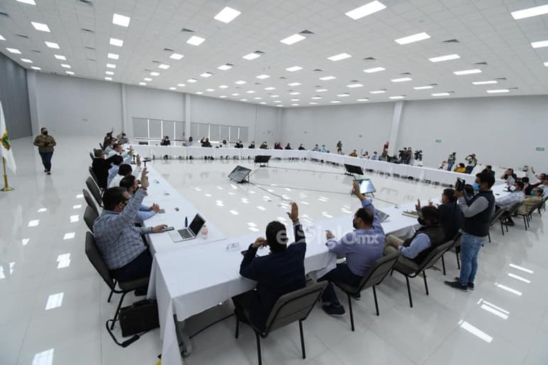 Autoridades estatales y municipales, en conjunto con la Secretaría de Salud del Estado de Coahuila, dan luz verde a la reapertura del Estadio Corona con un acceso permitido para 12 mil 470 personas. (FERNANDO COMPEÁN)