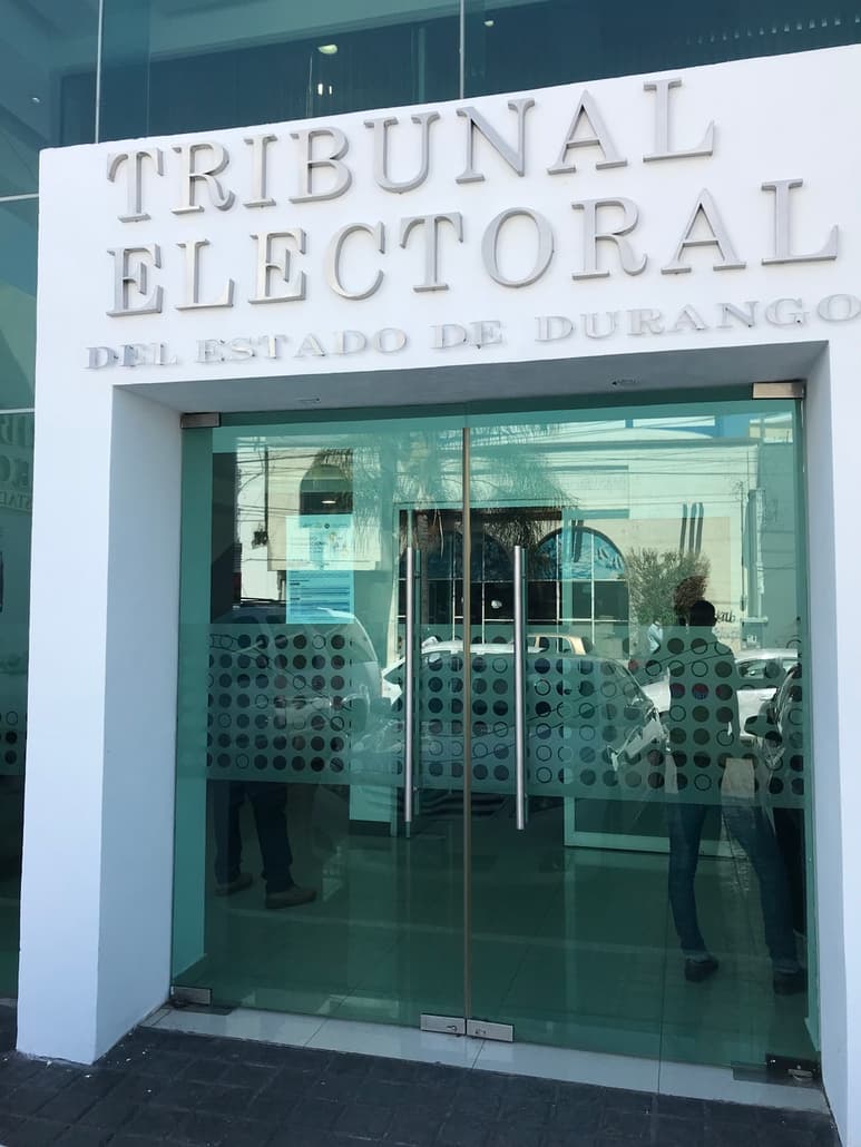 Los que tienen que tomar esta decisión son los legisladores, señaló el mandatario estatal. (EL SIGLO DE TORREÓN)