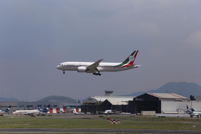 El titular del Ejecutivo aceptó que no se ha podido vender la aeronave por lujosa y extravagante. (ARCHIVO)
