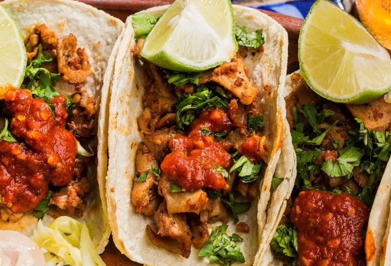 Un buen taco siempre se acompaña con una rica salsa. (ESPECIAL)