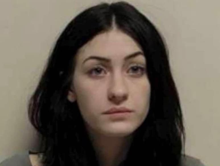 La mujer permanece arrestada. (INTERNET)