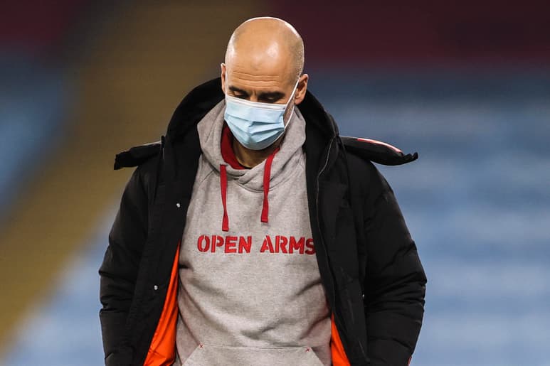 Josep Guardiola, técnico del Manchester City, dijo que sus jugadores no volarán para jugar la eliminatoria Sudamericana, ya que al llegar a Inglaterra tendrían que ponerse en cuarentena de 10 días. (AP)
