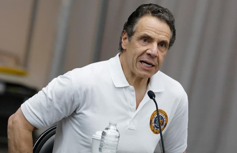 El gobernador de Nueva York, Andrew Cuomo, reiteró este domingo que no va a dimitir por las acusaciones de acoso y comportamiento inapropiado que varias mujeres han vertido en su contra y atacó a los políticos que han pedido su renuncia en los últimos días. (ARCHIVO)