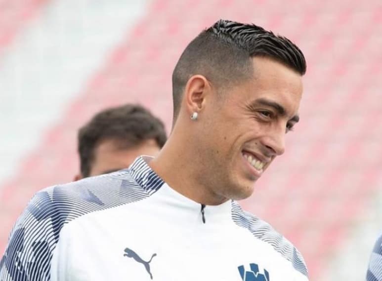 El goleador argentino Rogelio Funes Mori y su familia salieron ilesos este domingo de un asalto a su casa, en el sur de la ciudad de Monterrey, confirmaron este lunes los medios locales. (ESPECIAL)