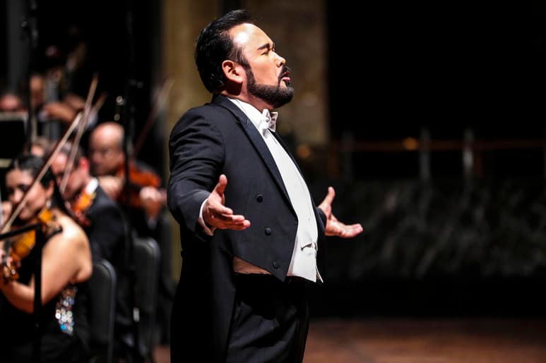 El tenor mexicano Javier Camarena llegará al Teatro Bolshói de Moscú por primera vez este martes con la gala 'Primavera. Amor. Ópera', organizada por el tenor español Plácido Domingo. (ARCHIVO)